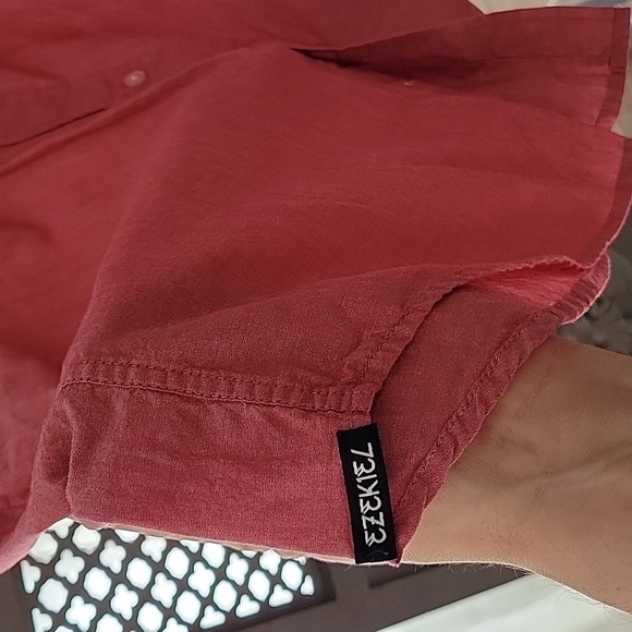 Ezekiel short sleeve button up, red, size L - Picture 4 of 6